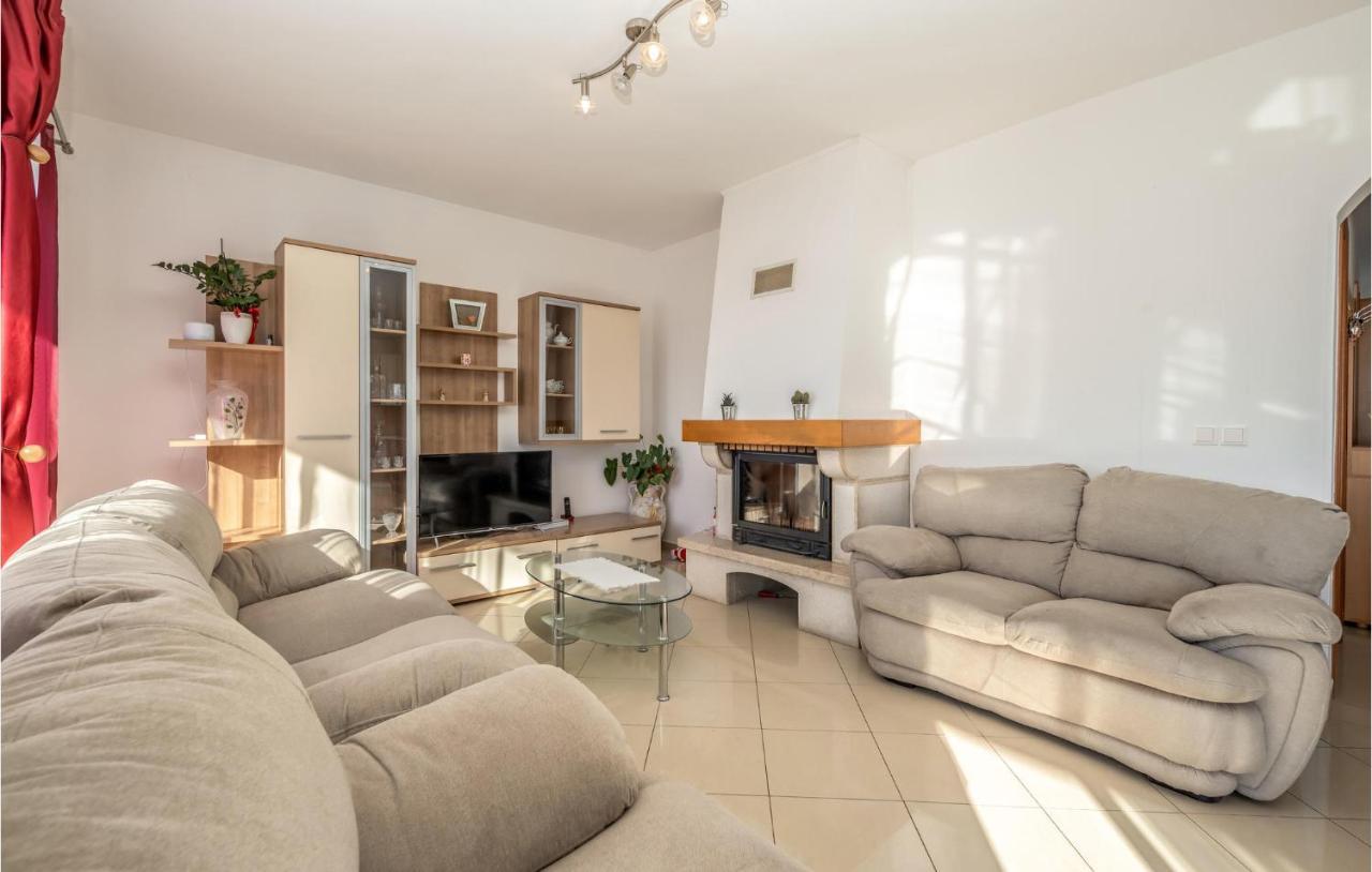 Nice Apartment In Crikvenica With House Sea View Exterior foto